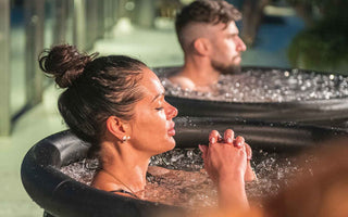 Kontrasttherapie richtig anwenden: Sauna & Eisbad kombinieren