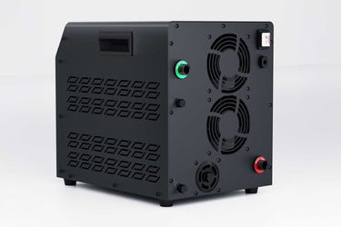 Arctic Cool Basic Eisbad Kühlgerät Rückansicht - Anschlüsse, Lüftungsgitter und Absperrhähne für Schlauchverbindung