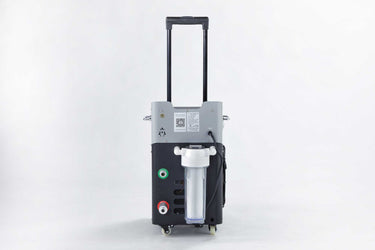 Rück Ansicht eines mobilen Wasserkühlsystems mit großem Ventilator und integrierter Filtereinheit. Perfekt für Eisbäder, Kältetherapie und Outdoor-Kälteanwendungen.