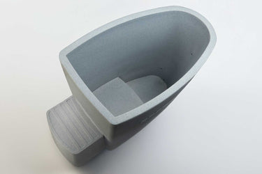 Polar Bear Eisbadewanne helle Steinoptik Draufsicht Innenansicht mit ergonomischer Sitzbank und glattem Innenraum #farbe_steinoptik-hell